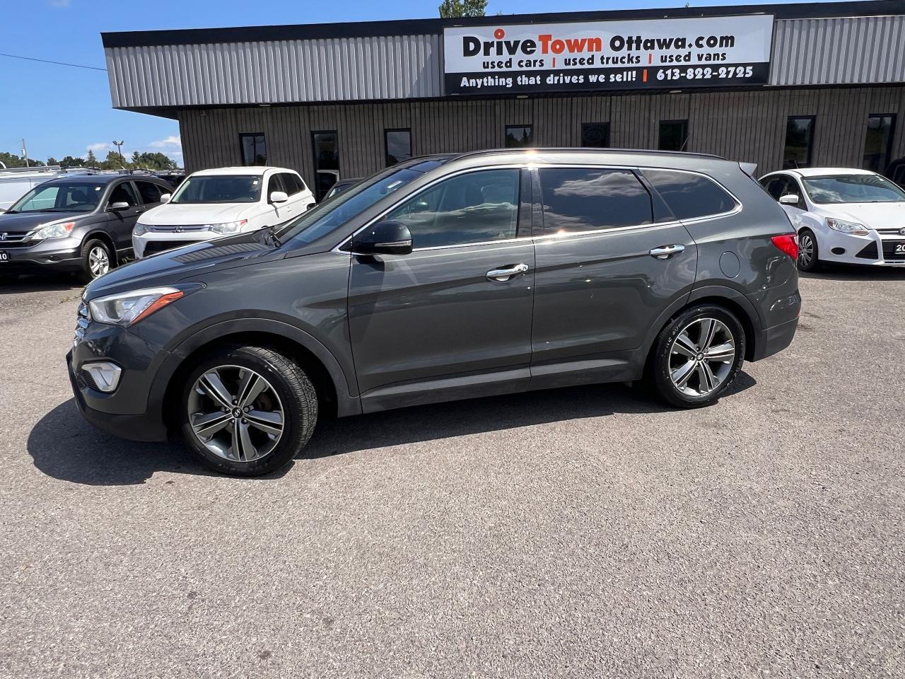 2015 Hyundai Santa Fe XL AWD 4dr 3.3L Auto Limited - Photo #2