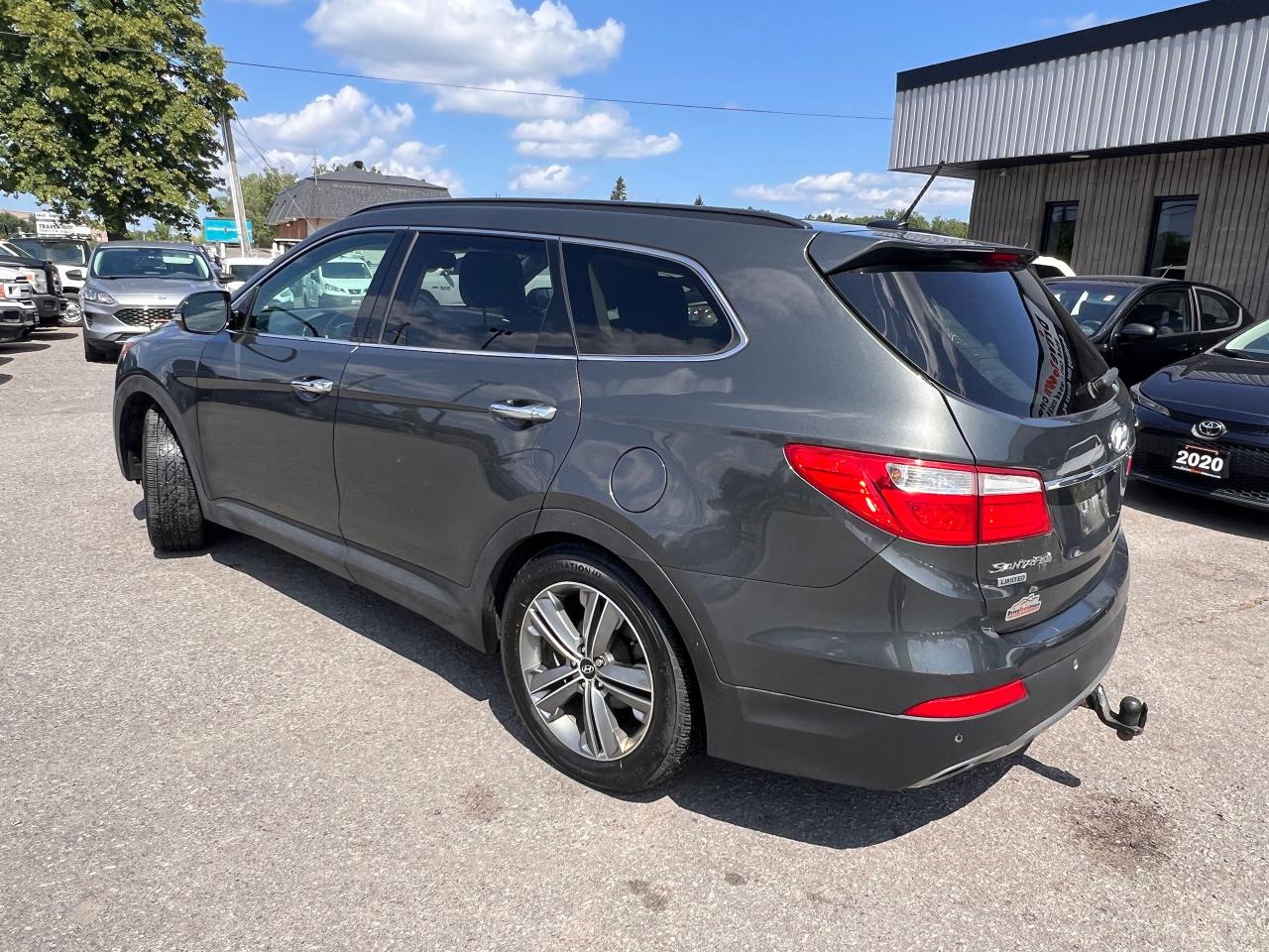 2015 Hyundai Santa Fe XL AWD 4dr 3.3L Auto Limited - Photo #3