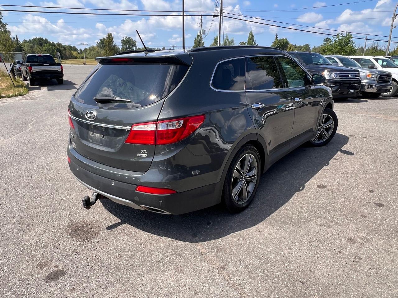 2015 Hyundai Santa Fe XL AWD 4dr 3.3L Auto Limited - Photo #5