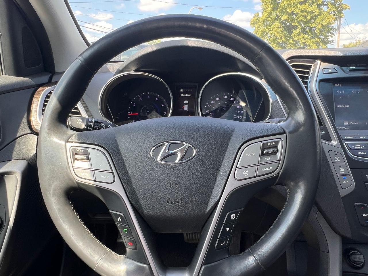 2015 Hyundai Santa Fe XL AWD 4dr 3.3L Auto Limited - Photo #11