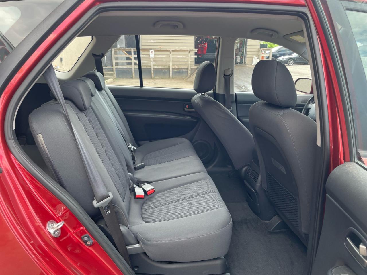2008 Kia Rondo LX