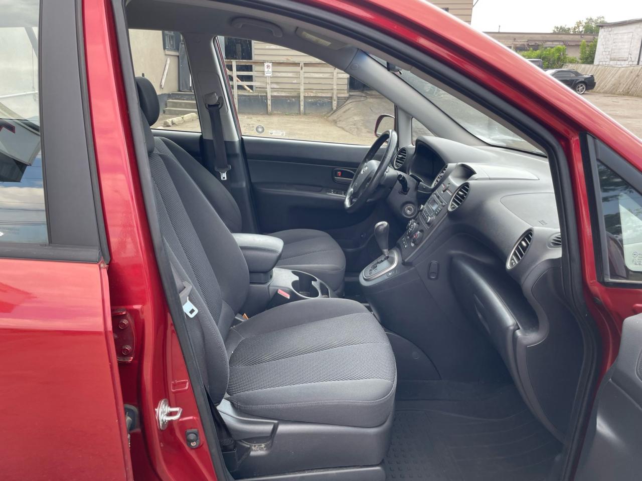 2008 Kia Rondo LX