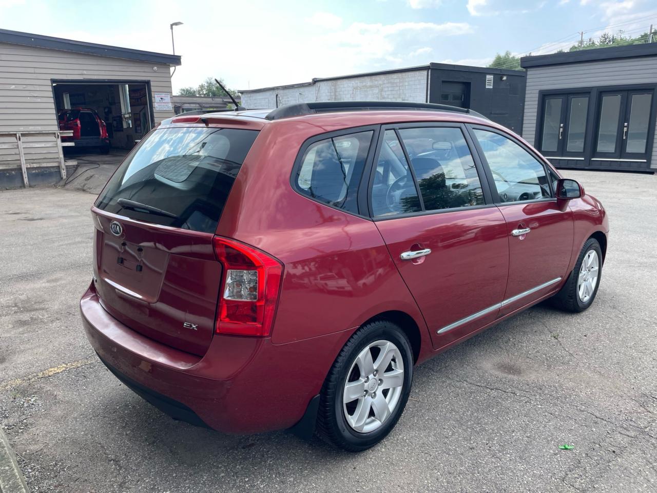 2008 Kia Rondo LX