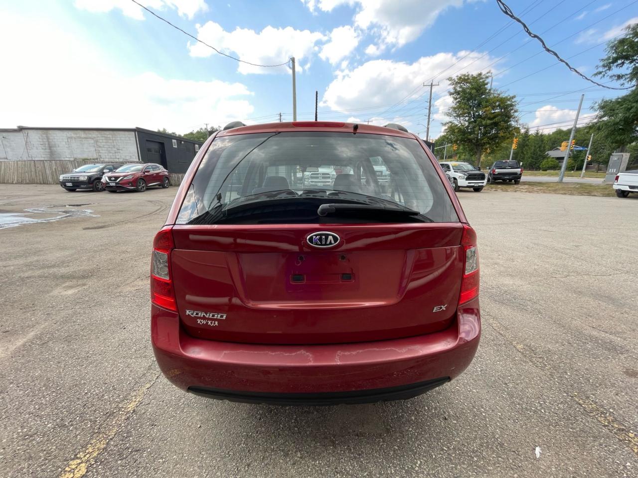 2008 Kia Rondo LX