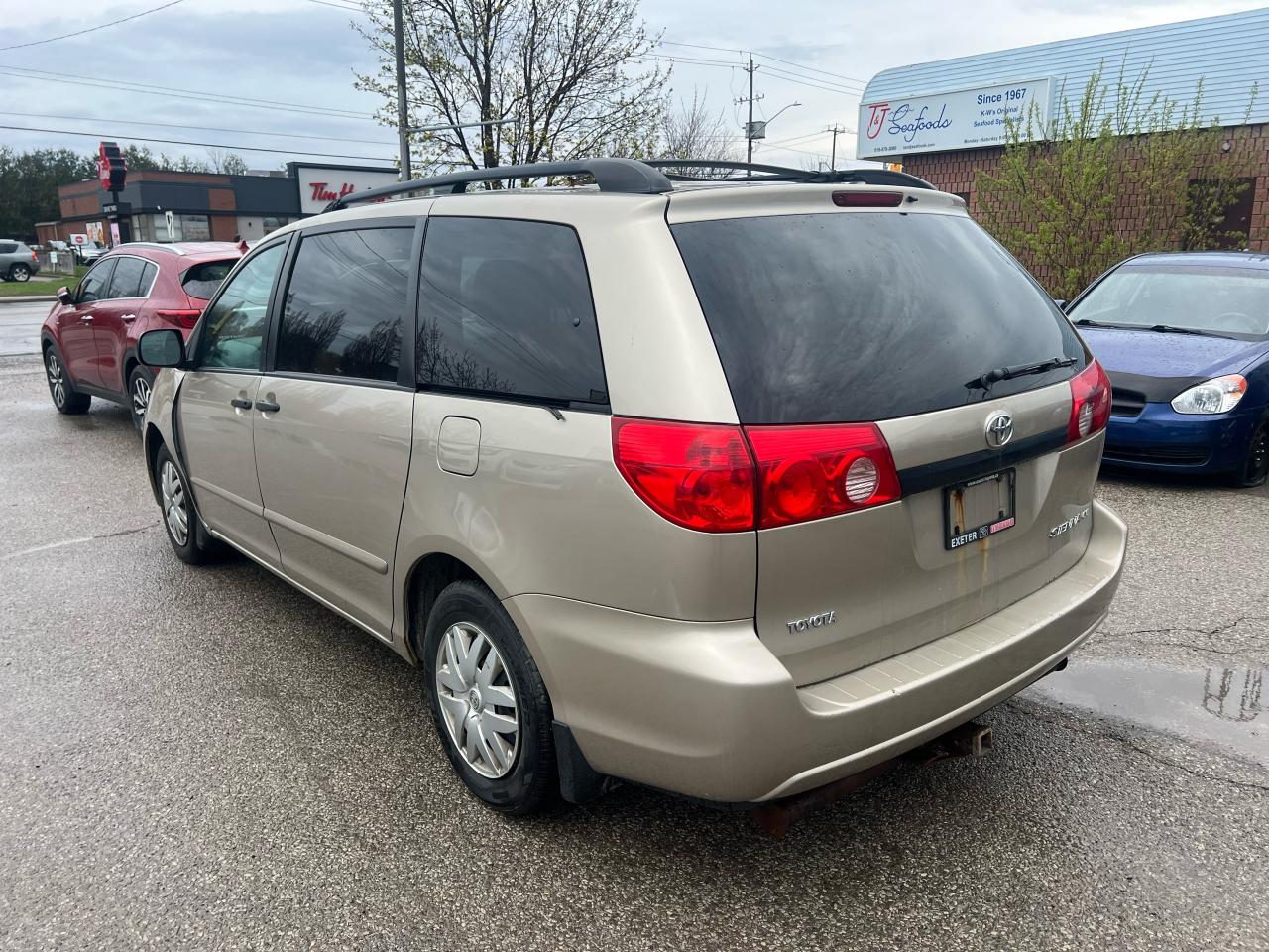 2010 Toyota Sienna CE - Photo #5