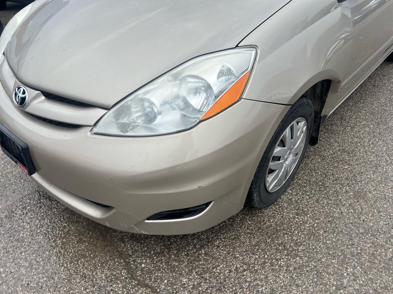 2010 Toyota Sienna CE - Photo #11