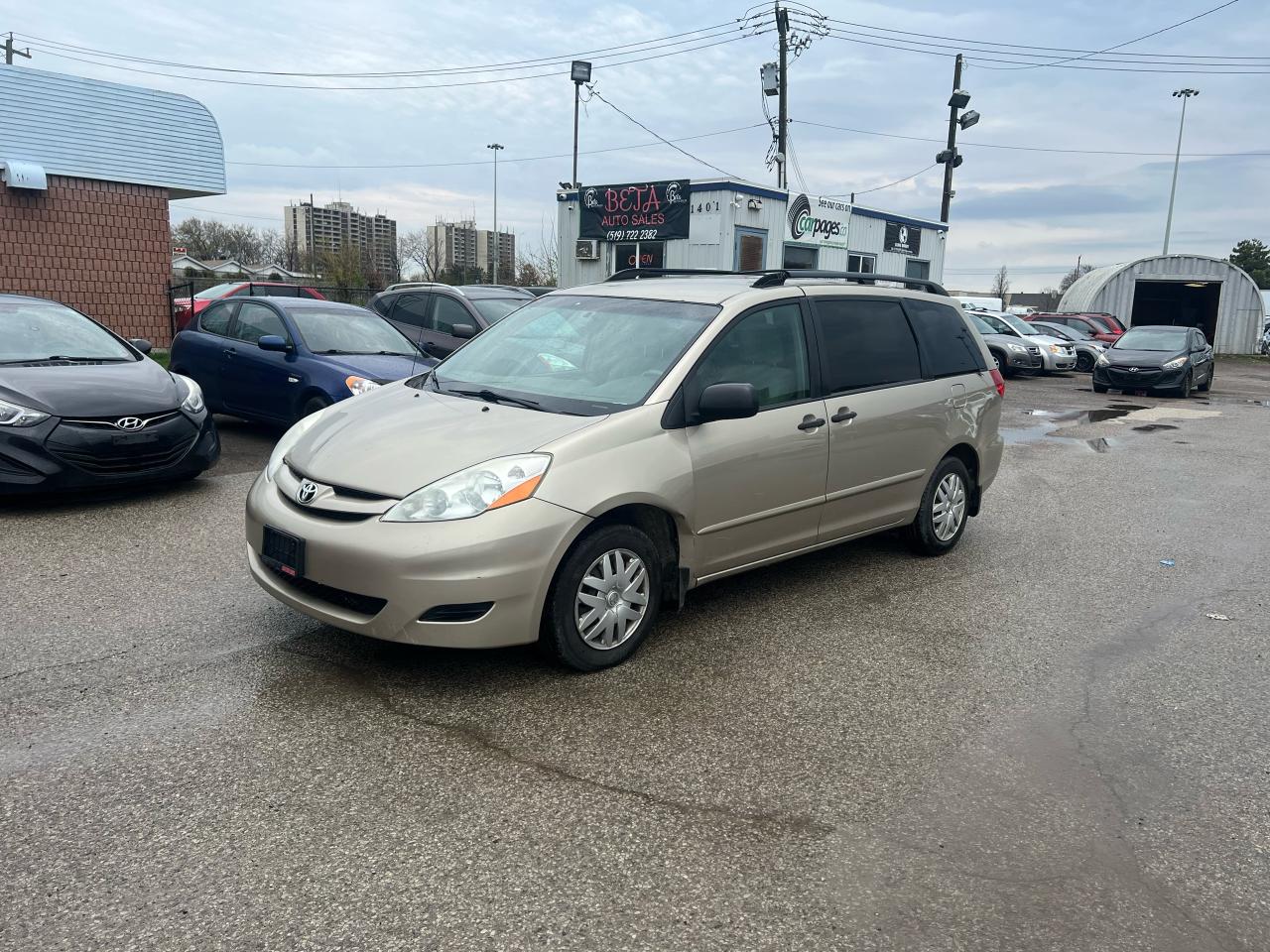 2010 Toyota Sienna CE - Photo #3