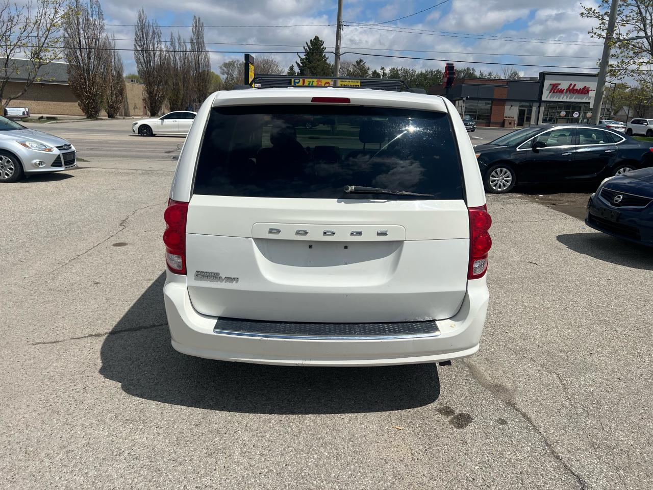 2011 Dodge Grand Caravan 4dr Wgn SXT - Photo #6
