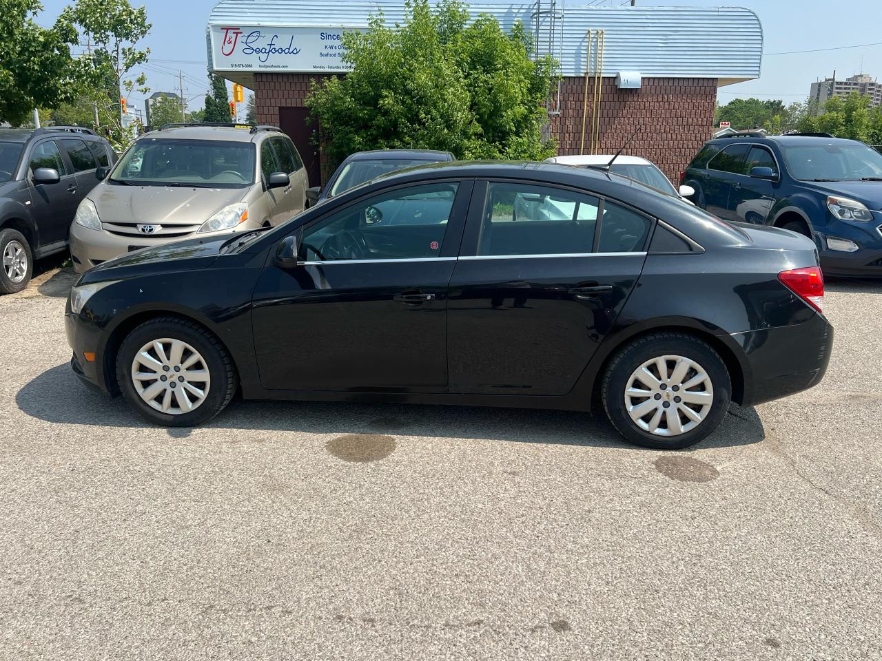2011 Chevrolet Cruze 4dr Sdn LT Turbo w/1SA - Photo #3