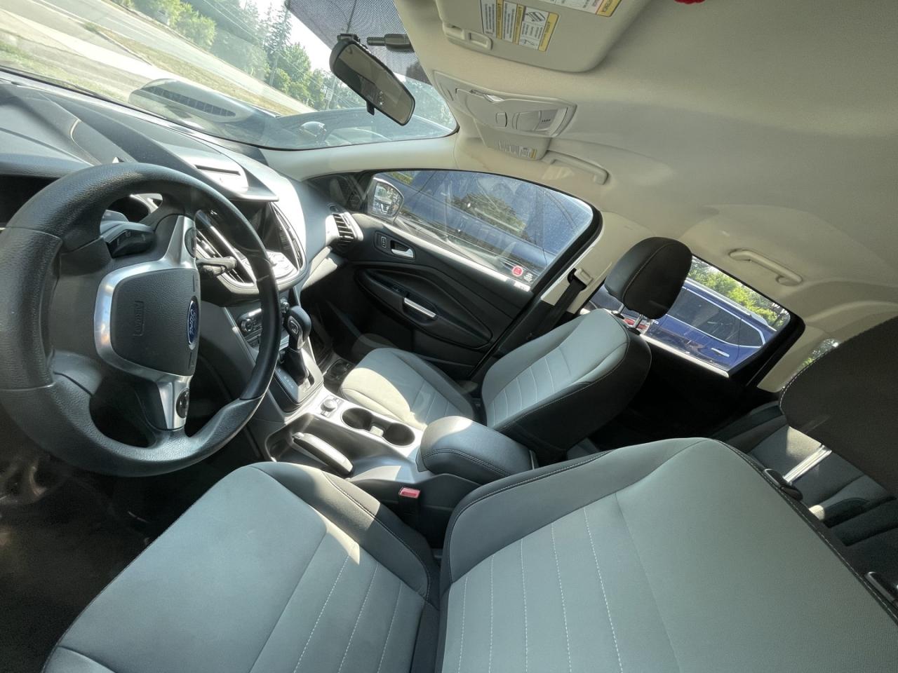 2016 Ford Escape SE FWD - Photo #3