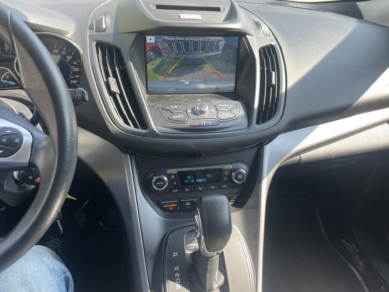 2016 Ford Escape SE FWD - Photo #6