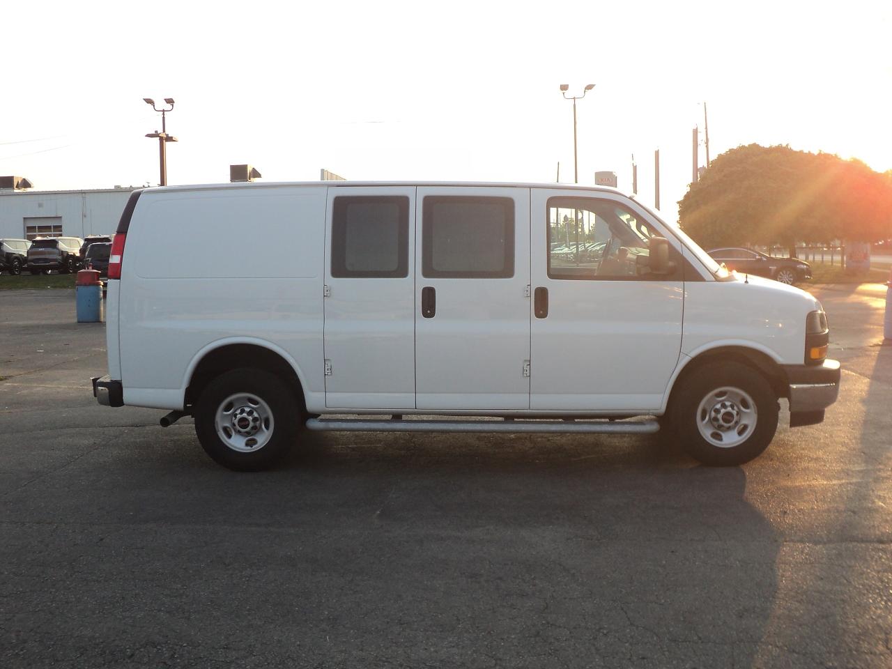 2023 GMC Savana Cargo Van 2500 RWD 4.3L6cylGas 135"WB BackUpCam - Photo #4