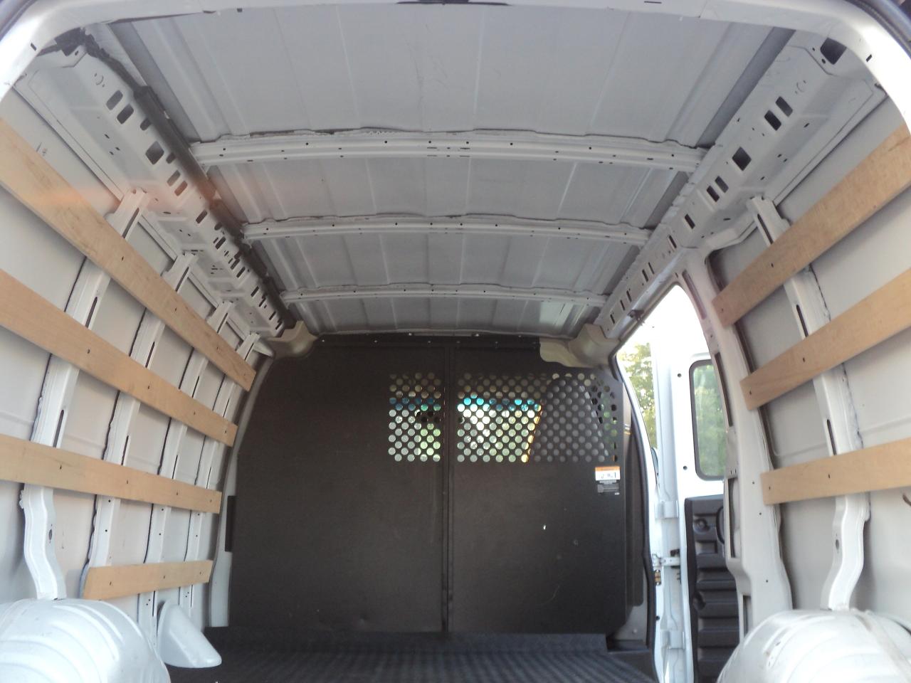 2023 GMC Savana Cargo Van 2500 RWD 4.3L6cylGas 135"WB BackUpCam - Photo #22