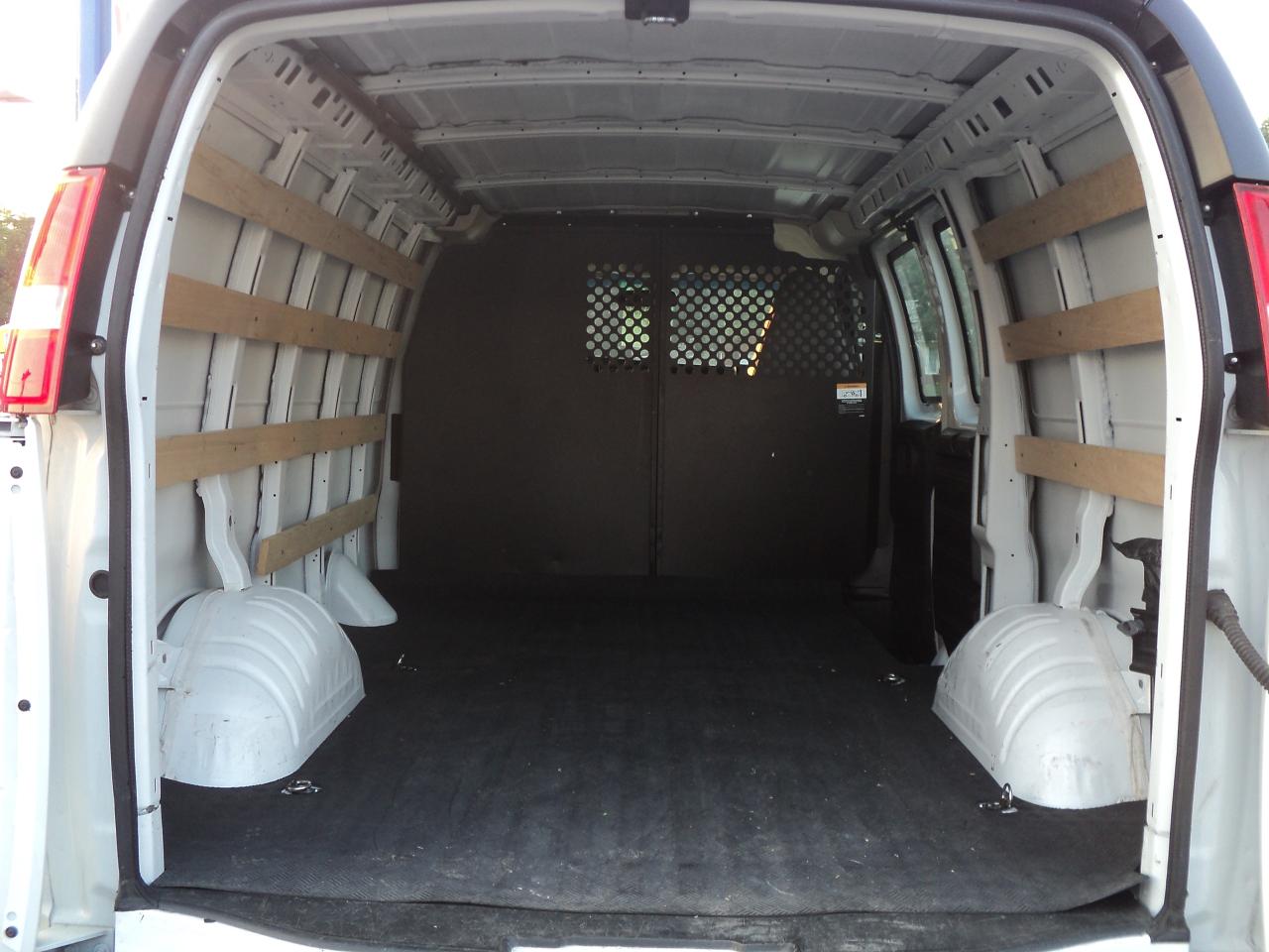2023 GMC Savana Cargo Van 2500 RWD 4.3L6cylGas 135"WB BackUpCam - Photo #20
