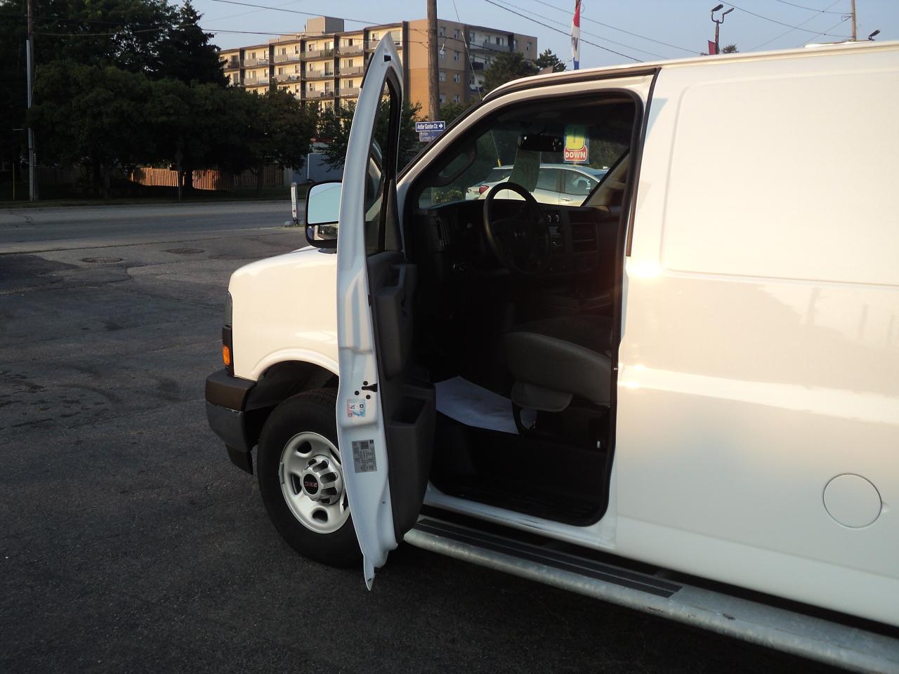 2023 GMC Savana Cargo Van 2500 RWD 4.3L6cylGas 135"WB BackUpCam - Photo #8