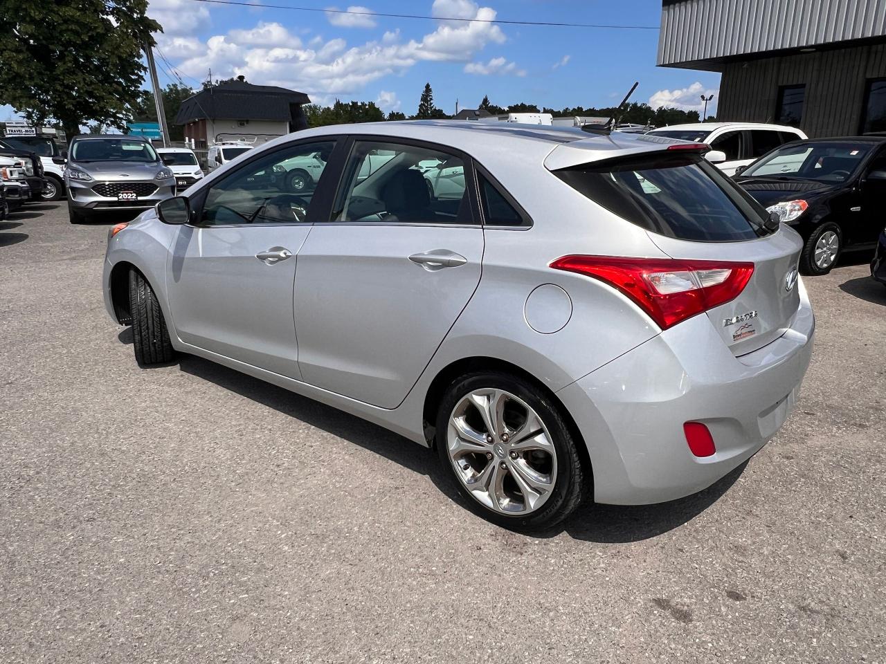 2014 Hyundai Elantra GT 5dr HB Auto SE - Photo #3