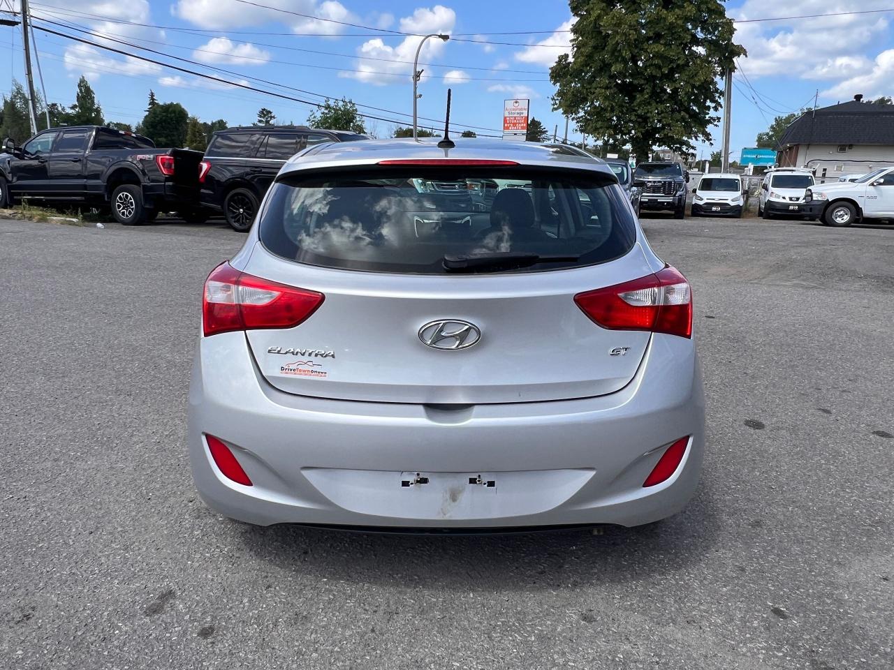 2014 Hyundai Elantra GT 5dr HB Auto SE - Photo #4