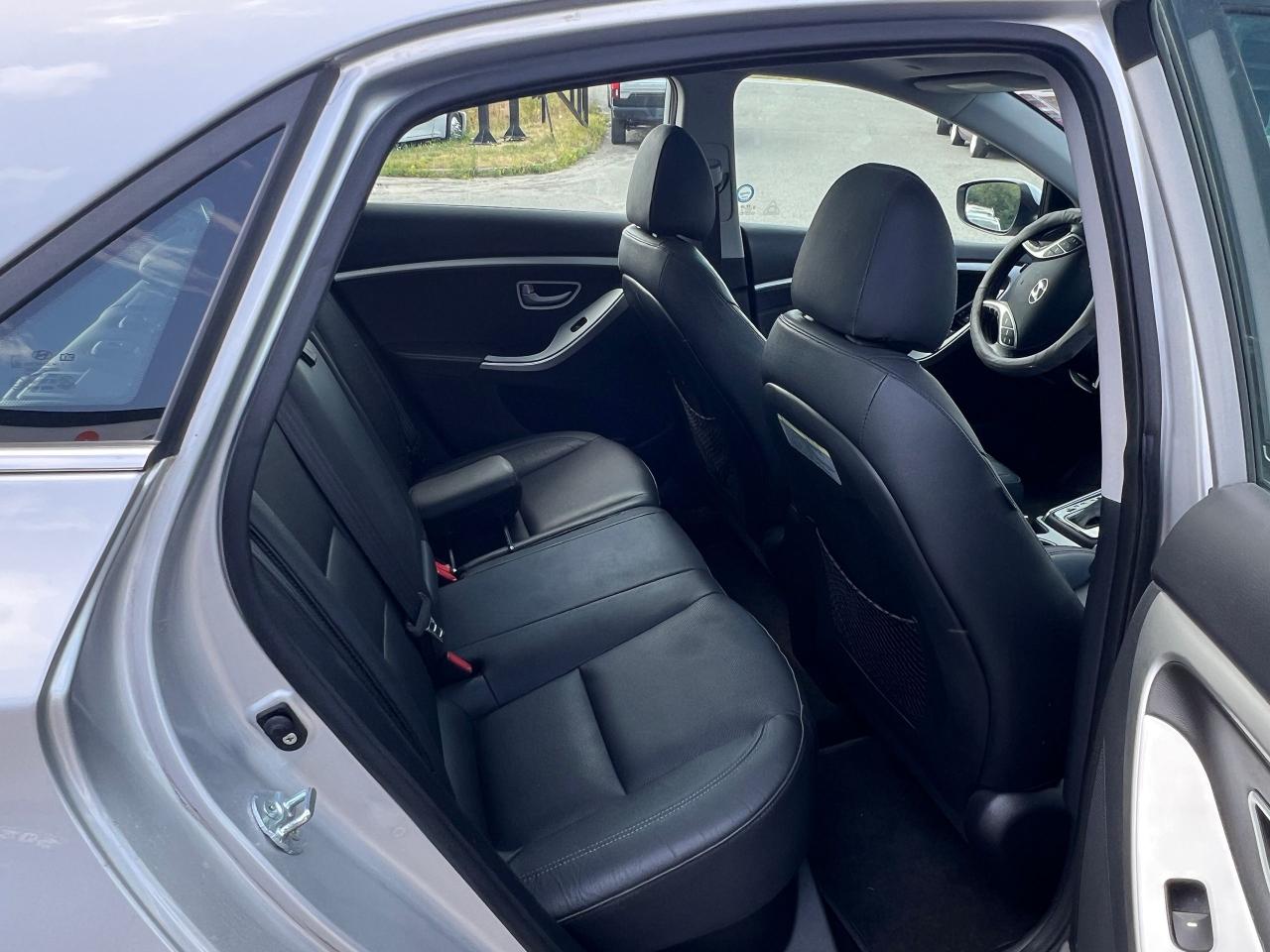 2014 Hyundai Elantra GT 5dr HB Auto SE - Photo #13