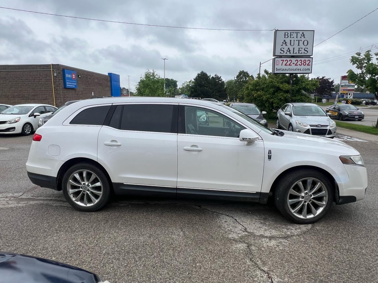 2011 Lincoln MKT 4DR WGN 3.5L AWD - Photo #6