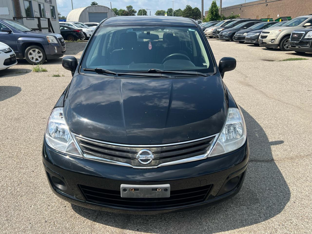 2011 Nissan Versa 5dr HB I4 CVT 1.8 SL - Photo #11