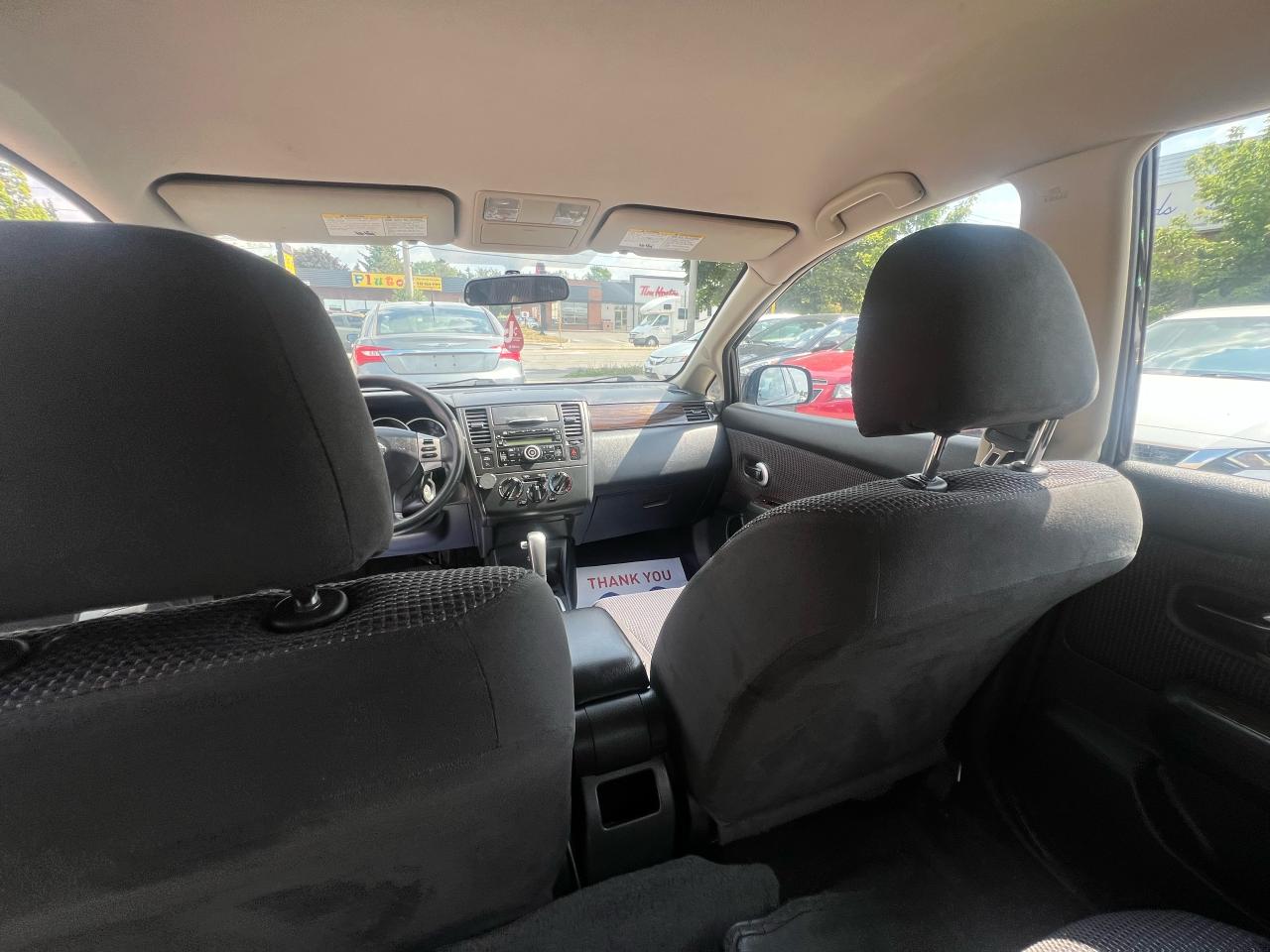 2011 Nissan Versa 5dr HB I4 CVT 1.8 SL - Photo #17