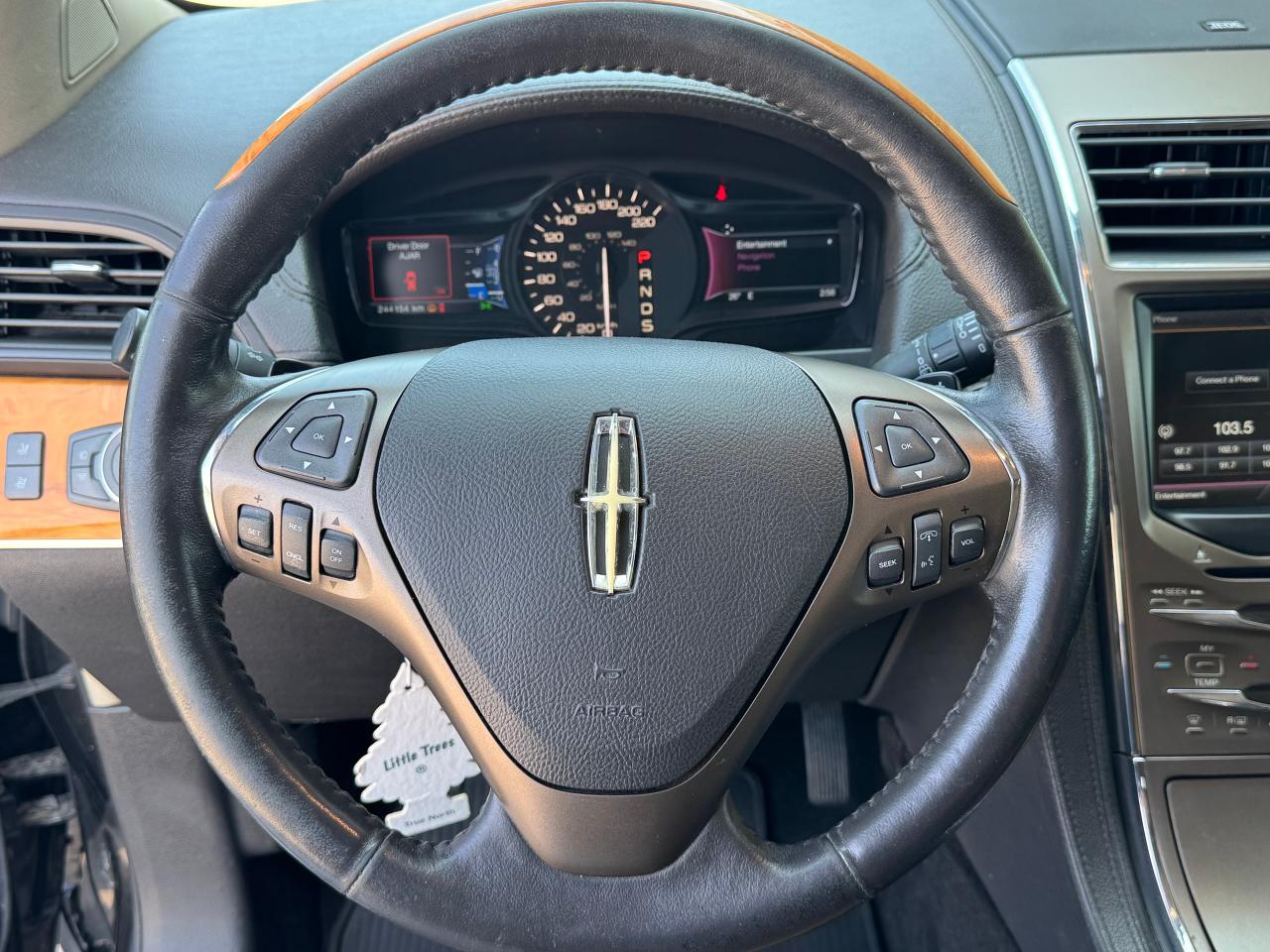 2015 Lincoln MKX AWD **DEALER SERVICED** - Photo #18