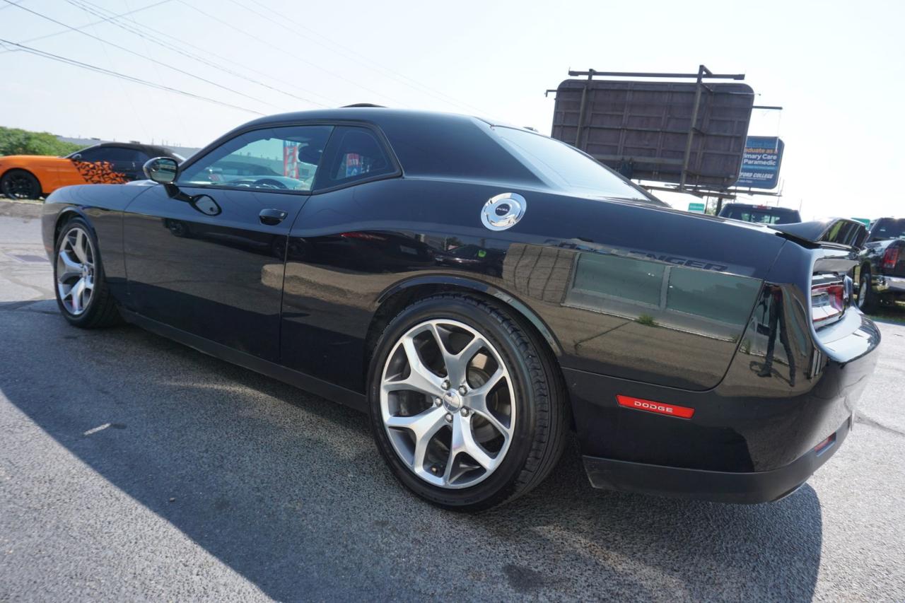 2015 Dodge Challenger SXT PLUS CERTIFIED *ACCIDENT FREE*DODGE MAINTAIN* CAMERA NAV BLUETOOTH LEATHER HEATED SEATS SUNROOF CRUISE ALLOYS - Photo #4
