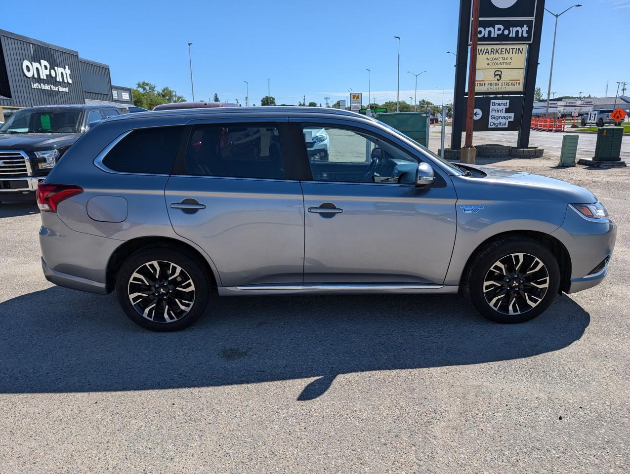 2018 Mitsubishi Outlander PHEV GT | NO ACCIDENTS | FULL ELECTRIC DRIVE MODES - Photo #3