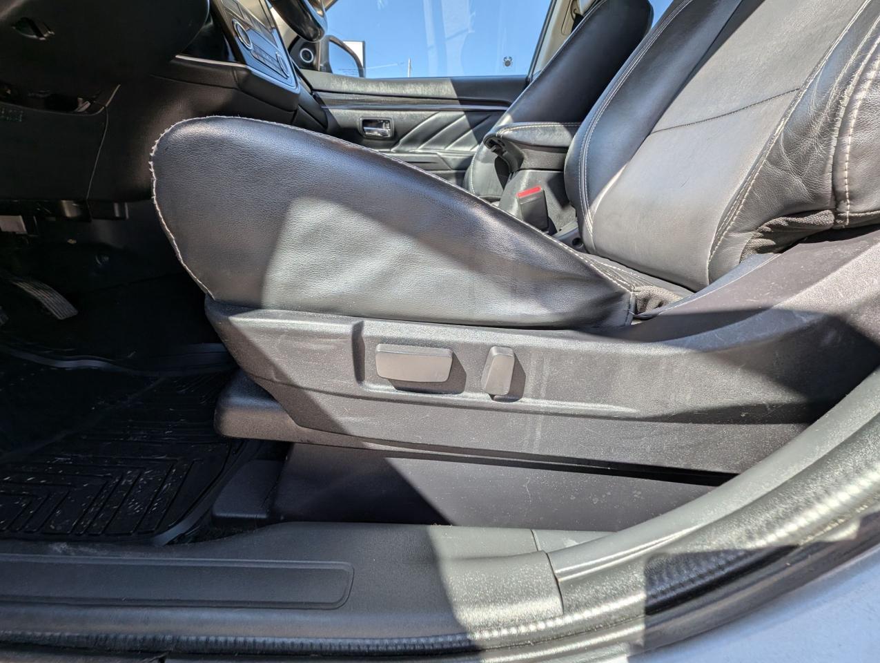 2018 Mitsubishi Outlander PHEV GT | NO ACCIDENTS | FULL ELECTRIC DRIVE MODES - Photo #12
