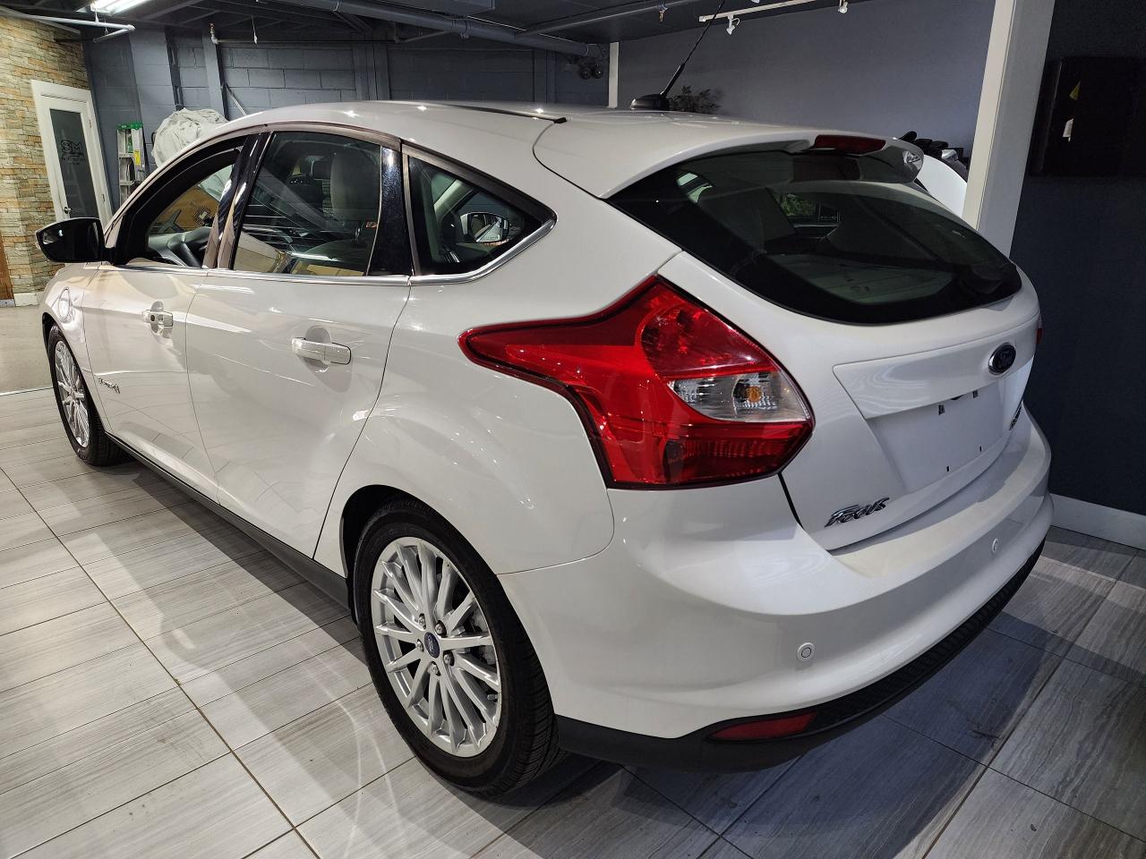 2012 Ford Focus ELECTRIC - Photo #4