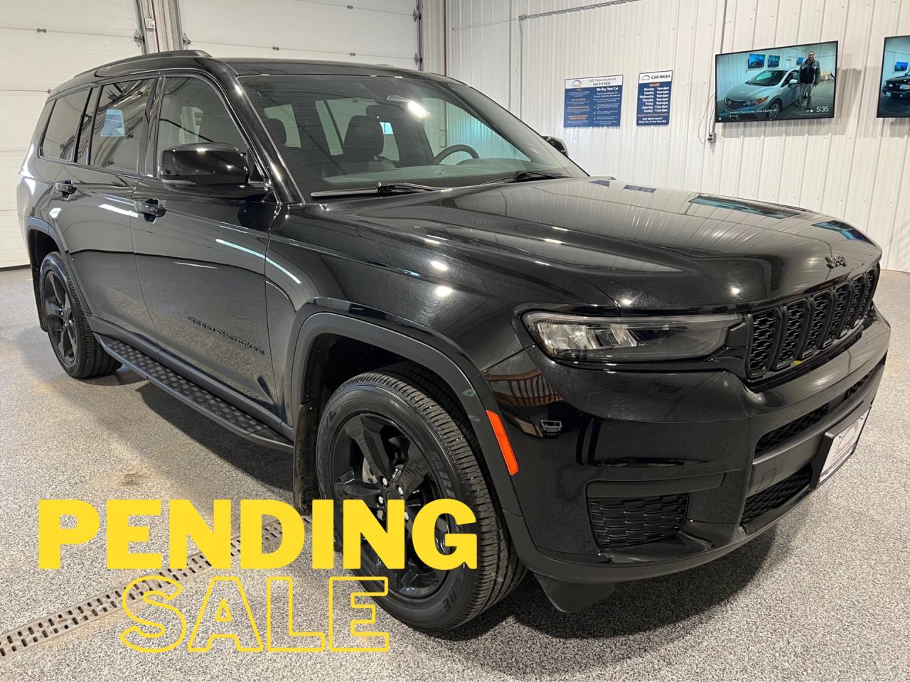 Used 2024 Jeep Grand Cherokee L Altitude 4WD for sale in Brandon, MB