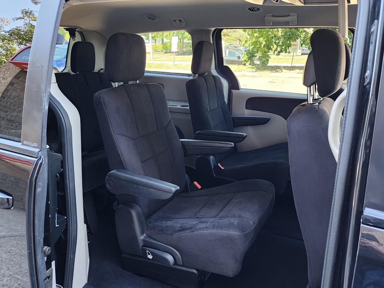 2011 Dodge Grand Caravan RT Photo4