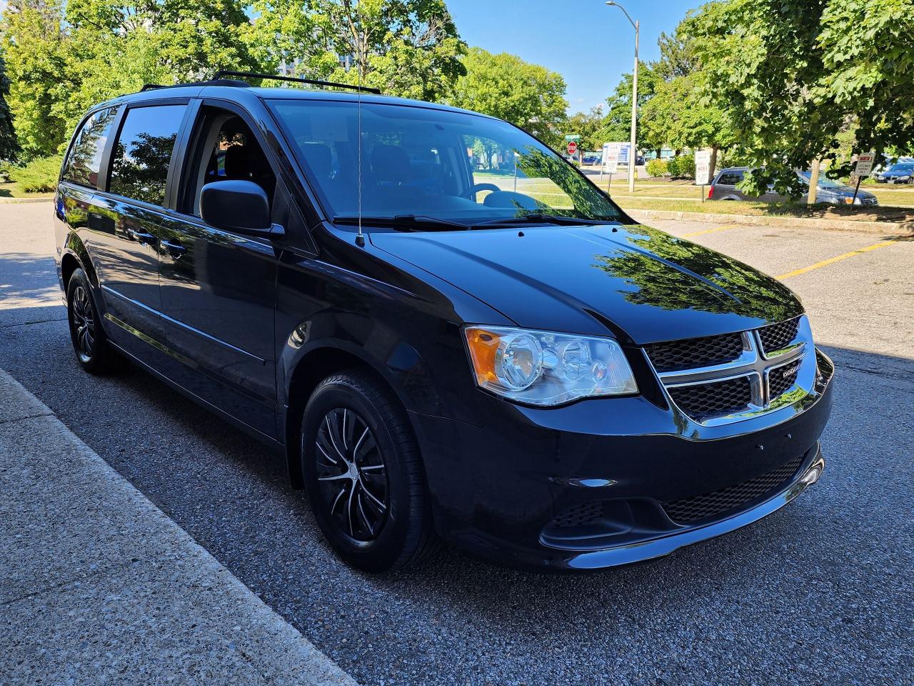 2011 Dodge Grand Caravan RT - Photo #8