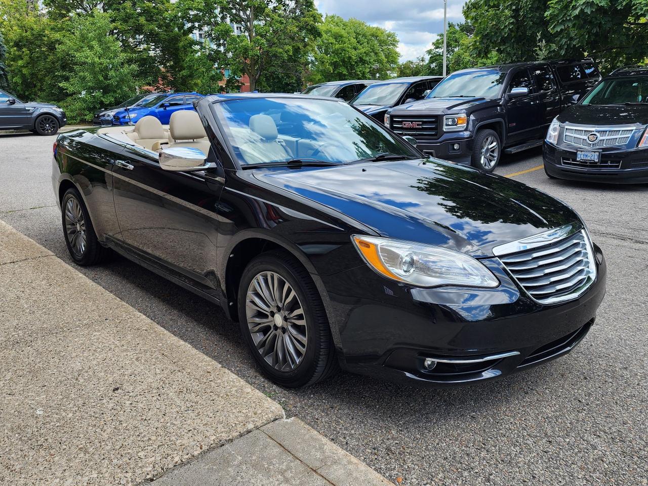 2011 Chrysler 200 Limited - Photo #13