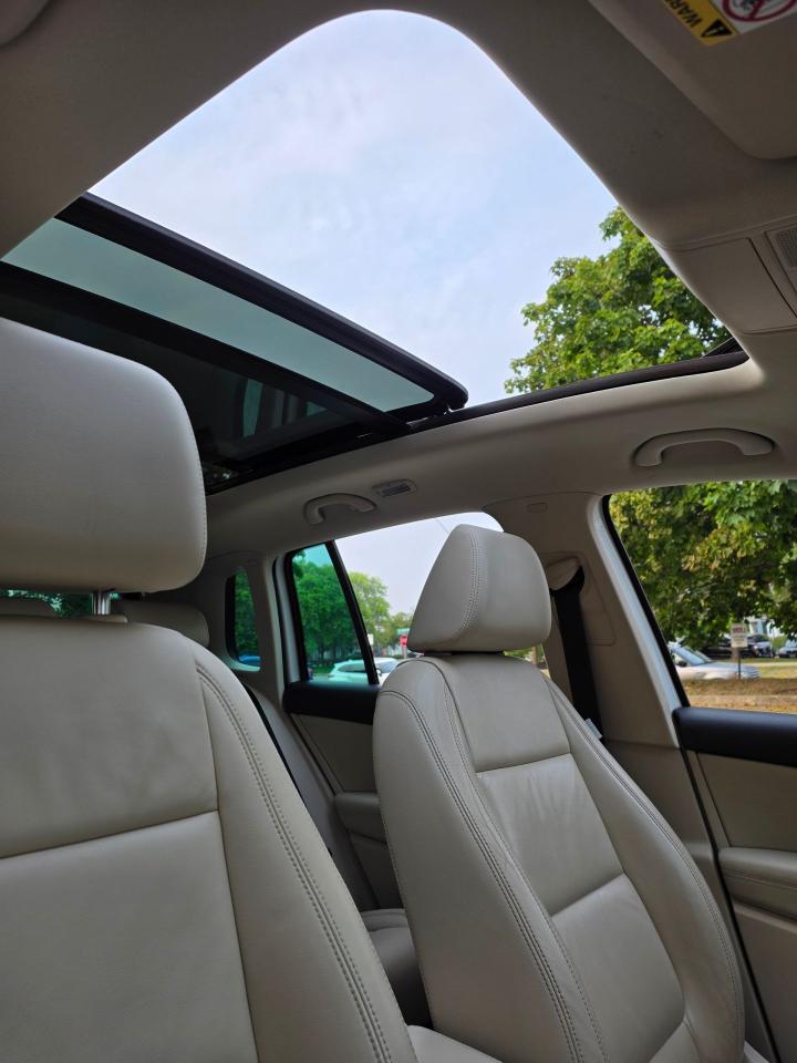 2011 Volkswagen Tiguan Highline - Photo #8