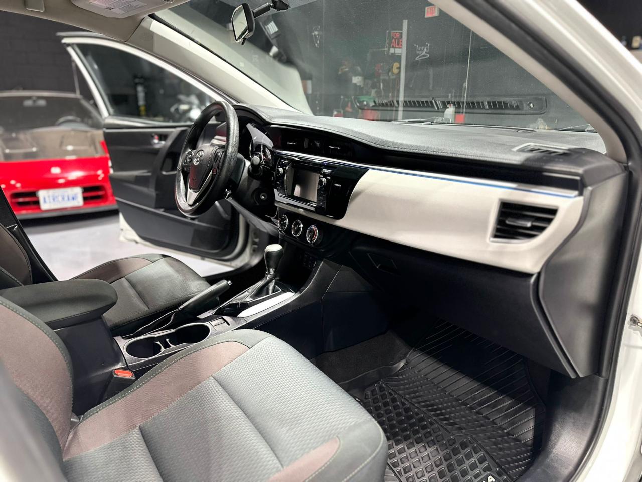 2016 Toyota Corolla CE - Photo #11