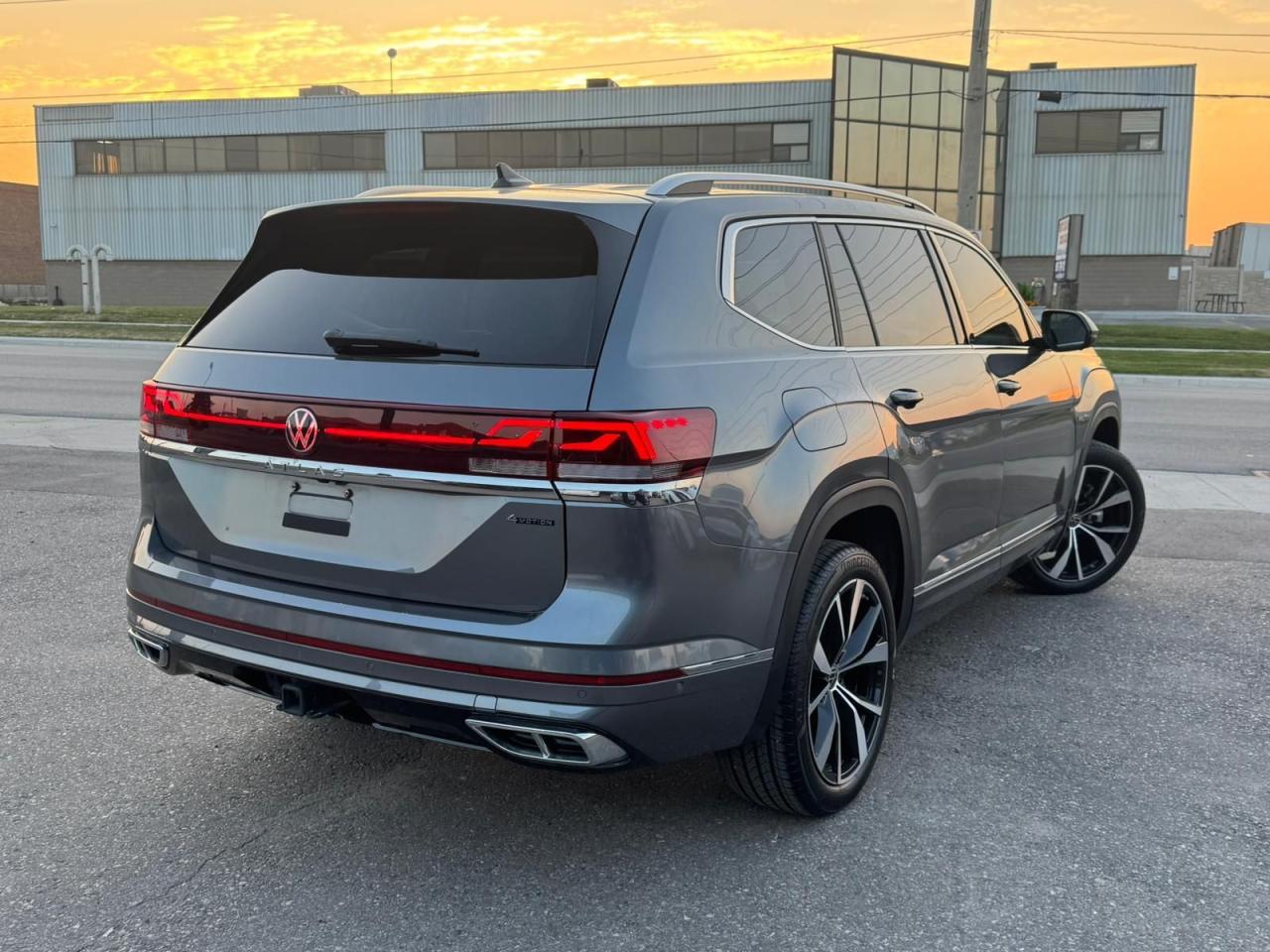 2024 Volkswagen Atlas SEL PREMIUM R-LINE - Photo #8