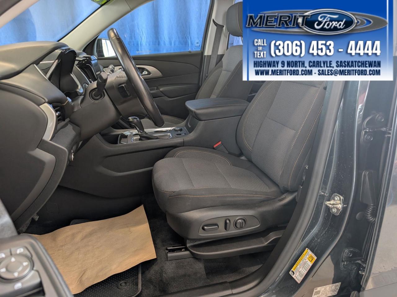 2018 Chevrolet Traverse LT Cloth Pre-Winter Clearance Sale Photo2