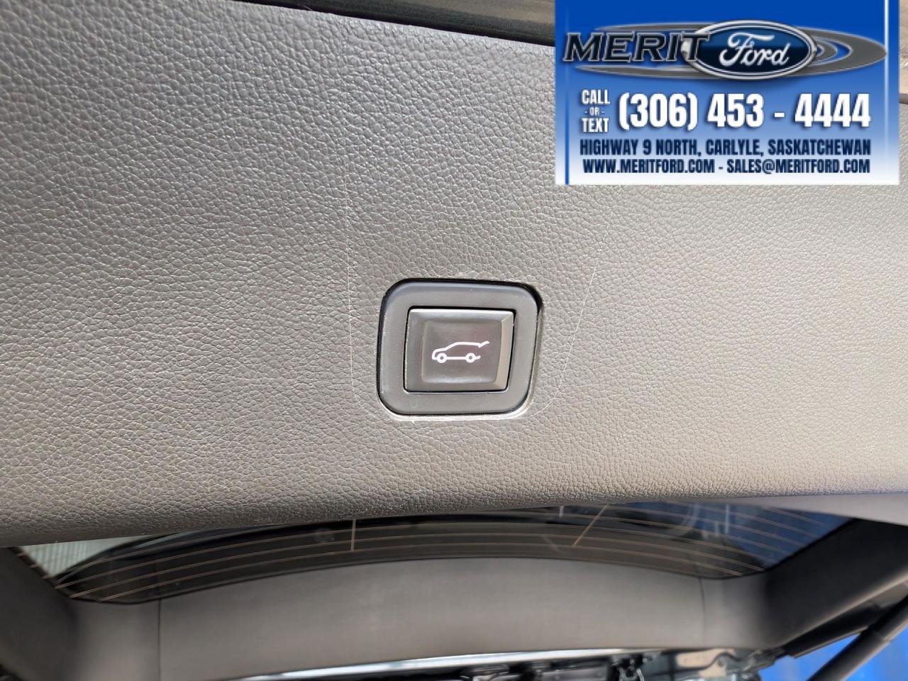 2018 Chevrolet Traverse LT Cloth Pre-Winter Clearance Sale Photo5