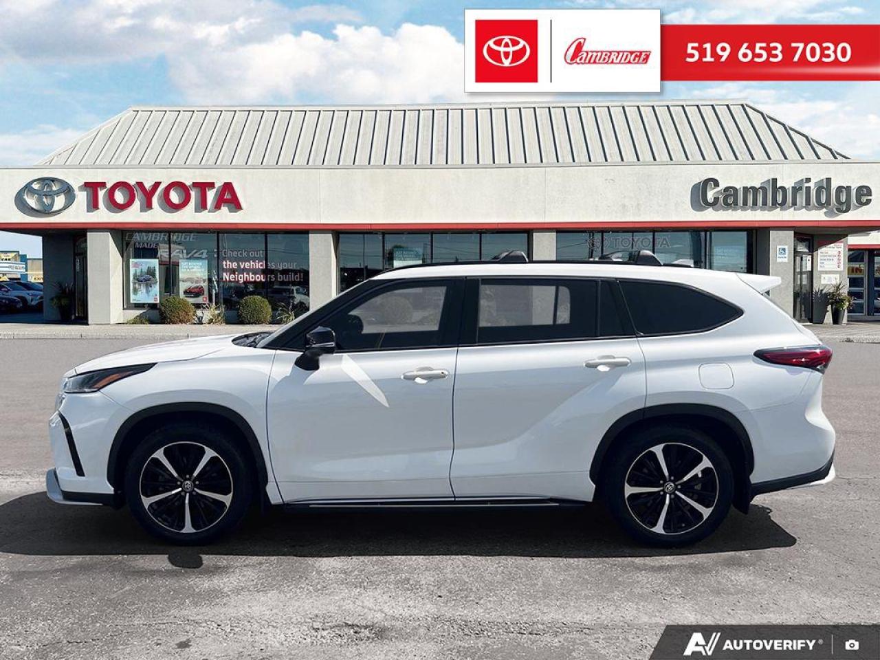 2022 Toyota Highlander XSE Photo2