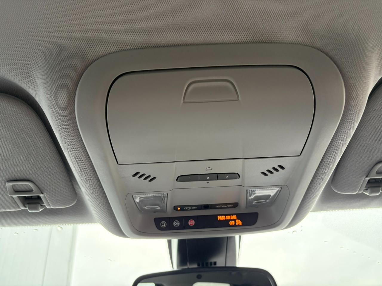 2024 Chevrolet Blazer One Owner | 2LT | AWD | Plus Package | 20" Wheels Photo