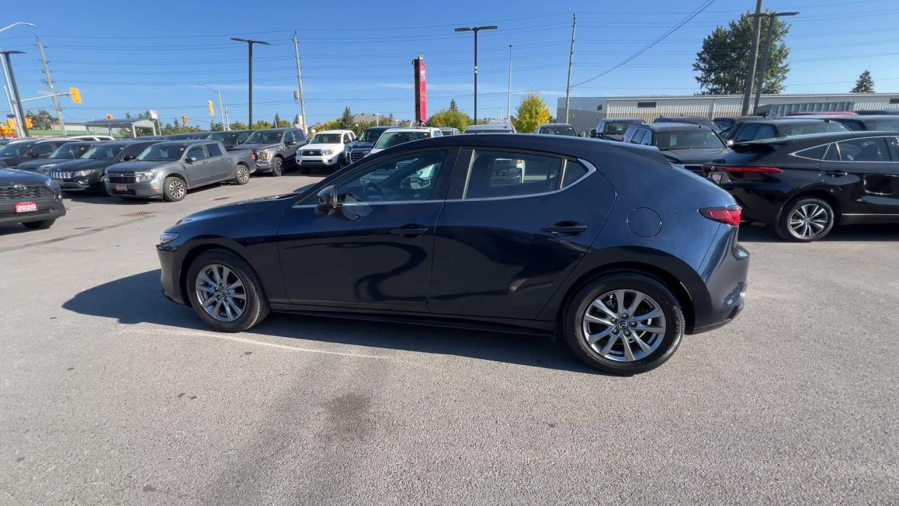 2025 Mazda MAZDA3 Sport HATCH| HTD SEATS| CARPLAY| ALLOYS| REAR CAM Photo4