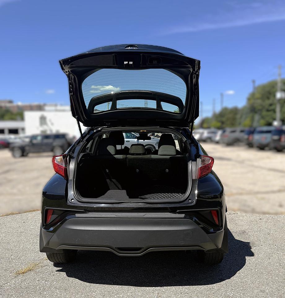2021 Toyota C-HR LE | BACK UP CAMERA | TOUCH SCREEN | Photo