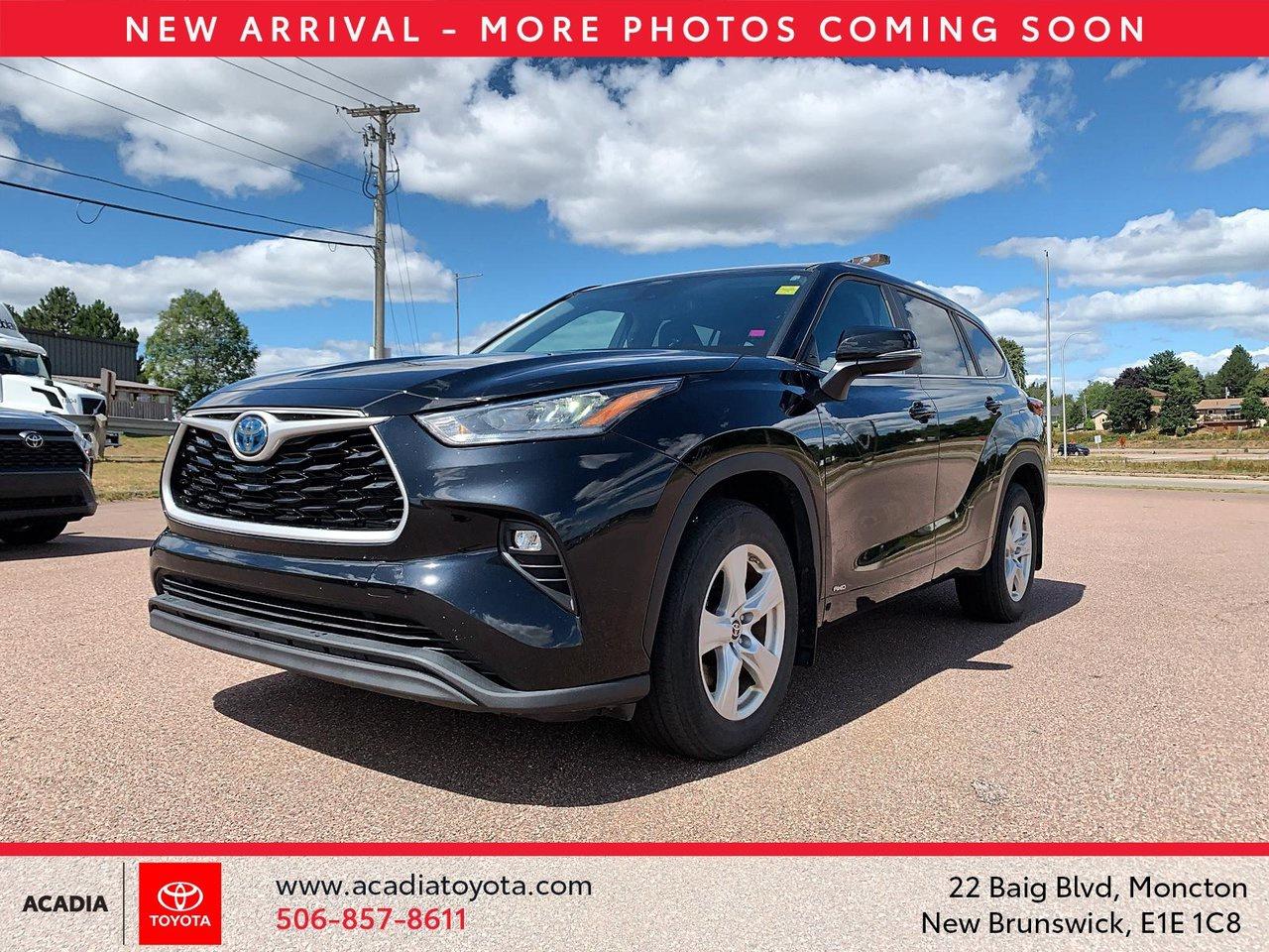 Used 2023 Toyota Highlander HYBRID LE for sale in Moncton, NB