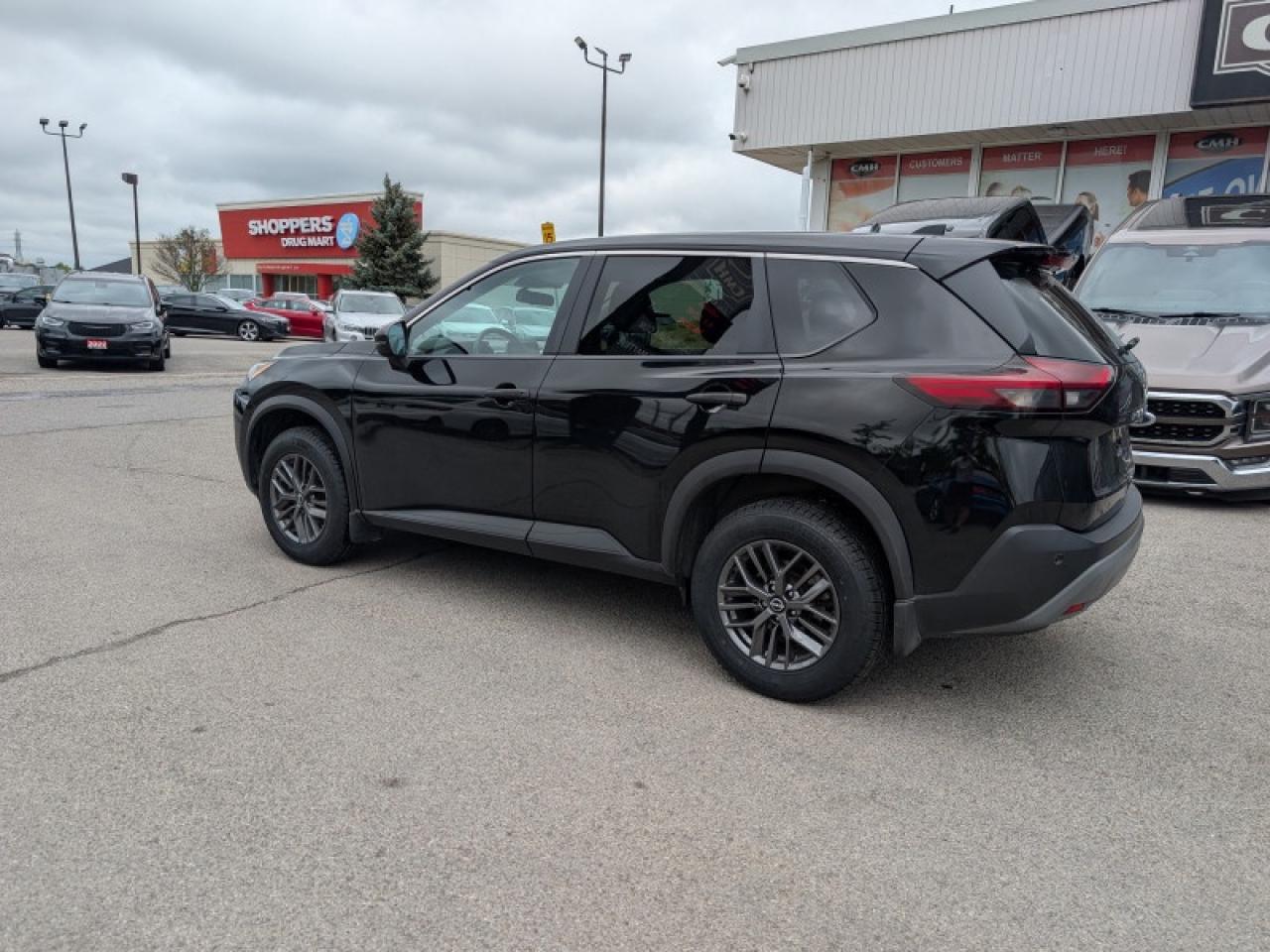 2022 Nissan Rogue S  **APPLE CP - BLIND SPOT** Photo2