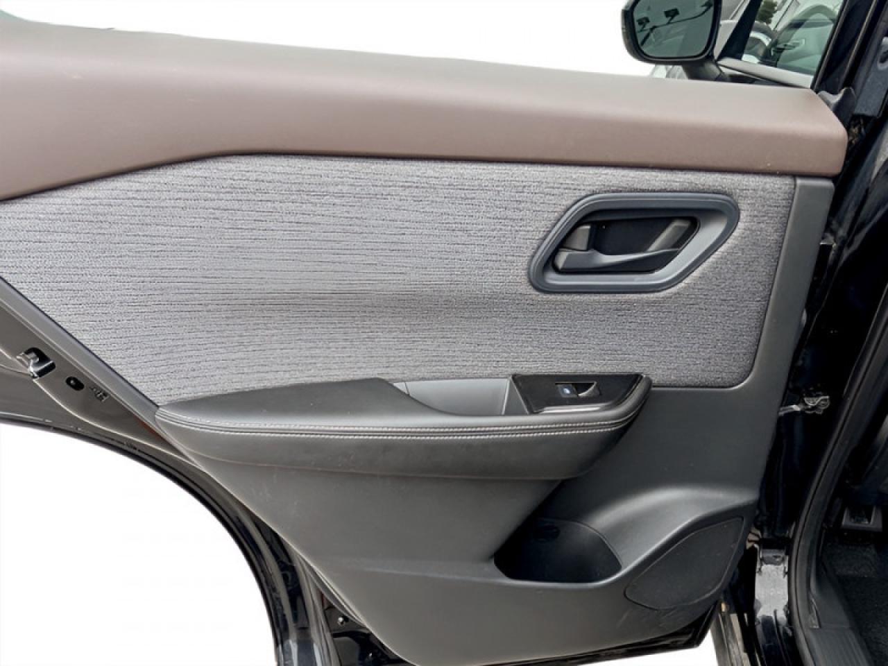 2022 Nissan Rogue S  **APPLE CP - BLIND SPOT** Photo