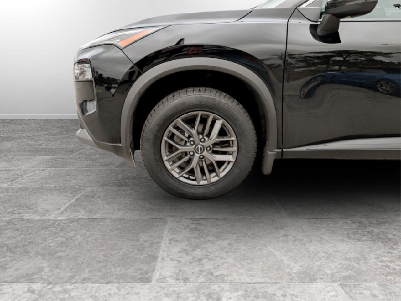 2022 Nissan Rogue S  **APPLE CP - BLIND SPOT** Photo