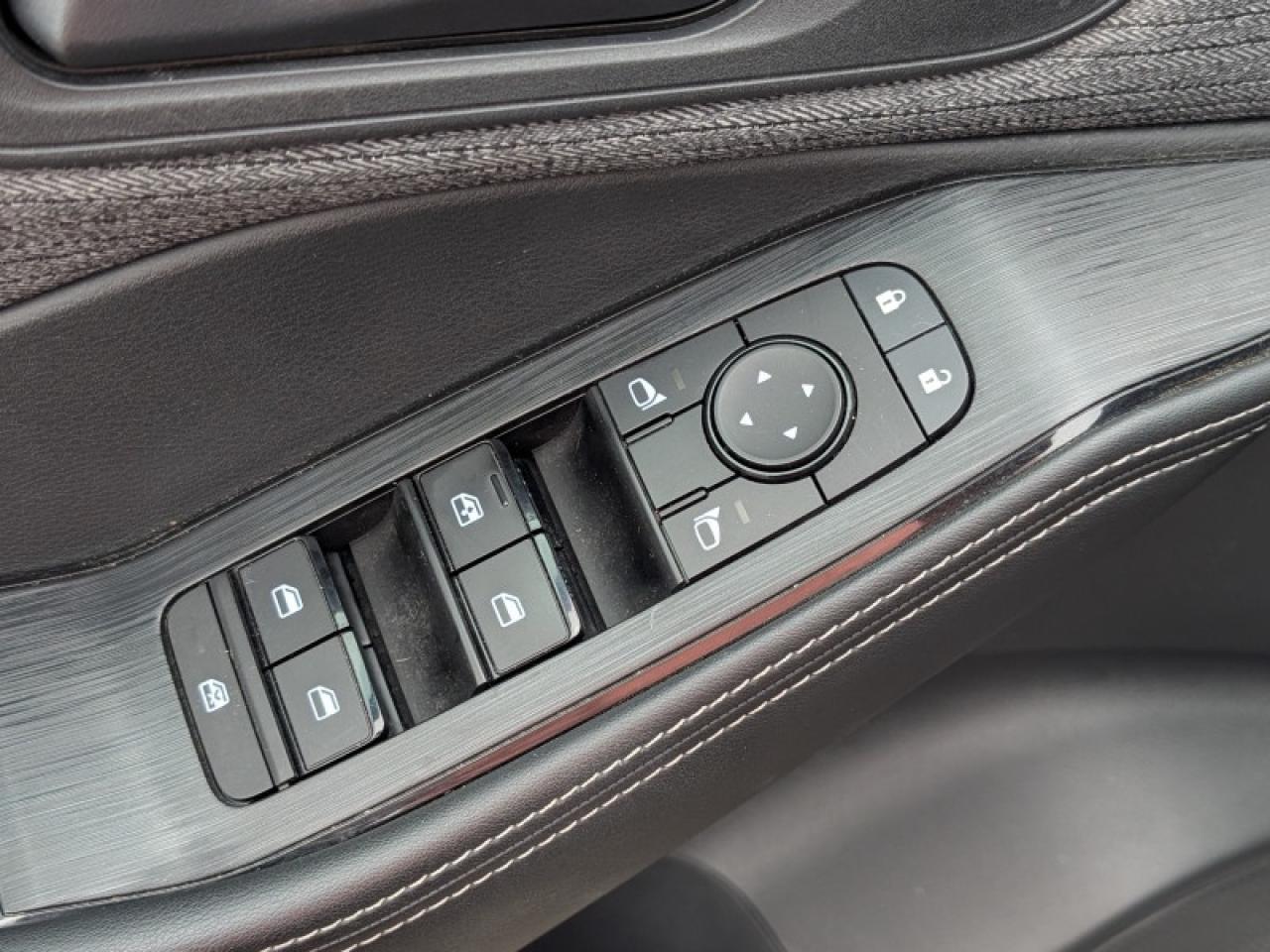 2021 Nissan Rogue S  **CAM - APPLE CP - HTD SW** Photo