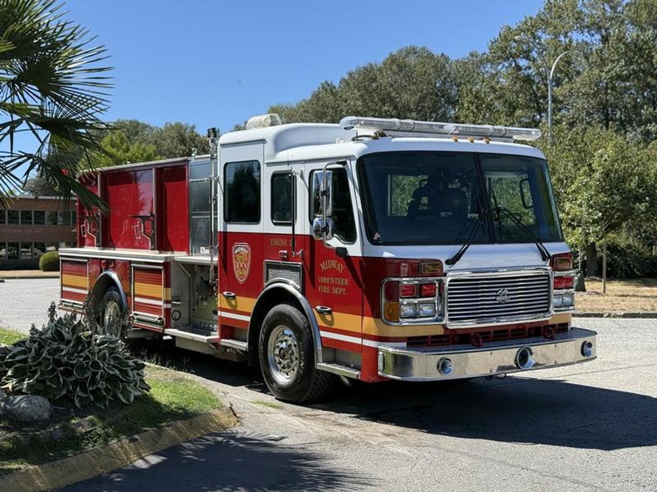 2004 American LaFrance Eagle Firetruck Diesel, 12.7L, 6 cylinder, 4 door, automatic, RWD, red exterior, grey interior, vinyl. GVWR 19,958 kg / 44,000 lbs. Certification and decal valid until February 2026. This item is currently OFFSITE. You must register an appointment with our office to schedule an offsite viewing. Appointments must be made a minimum of one business day in advance (and as defined by the days that Repo.com is open for business) before your appointment can be scheduled and confirmed. We may, at our own discretion, instead opt to transport smaller items to Repo.coms main yard for viewing purposes.  $37,820.00 plus $375 processing fee, $38,195.00 total payment obligation before taxes.   Listing report, warranty, contract commitment cancellation fee, financing available on approved credit (some limitations and exceptions may apply). All above specifications and information is considered to be accurate but is not guaranteed and no opinion or advice is given as to whether this item should be purchased. We do not allow test drives due to theft, fraud, acts of vandalism and undetectable impaired driving. Instead we provide the following benefits: Complimentary Warranty (with options to extend), Limited Money Back Satisfaction Guarantee on Fully Completed Contracts, Contract Commitment Cancellation, and an Open-Ended Sell-Back Option. Ask seller for details or call 604-522-REPO(7376) to confirm listing availability.