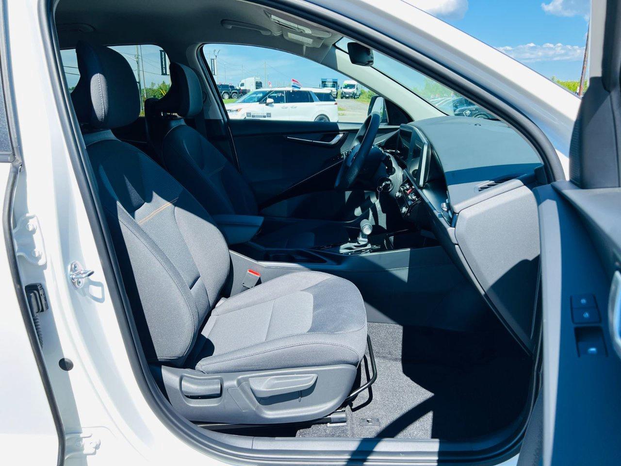 2025 Kia NIRO HEV LX Photo